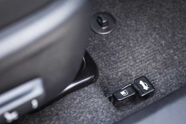 Как снять пластиковую крышку для осмотра блока