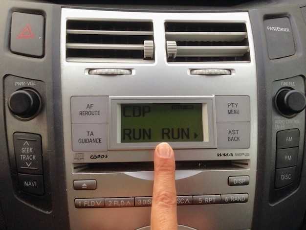 Подготовка к замене переключателя печки на ВАЗ 2114