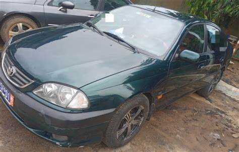 Toyota avensis 2002